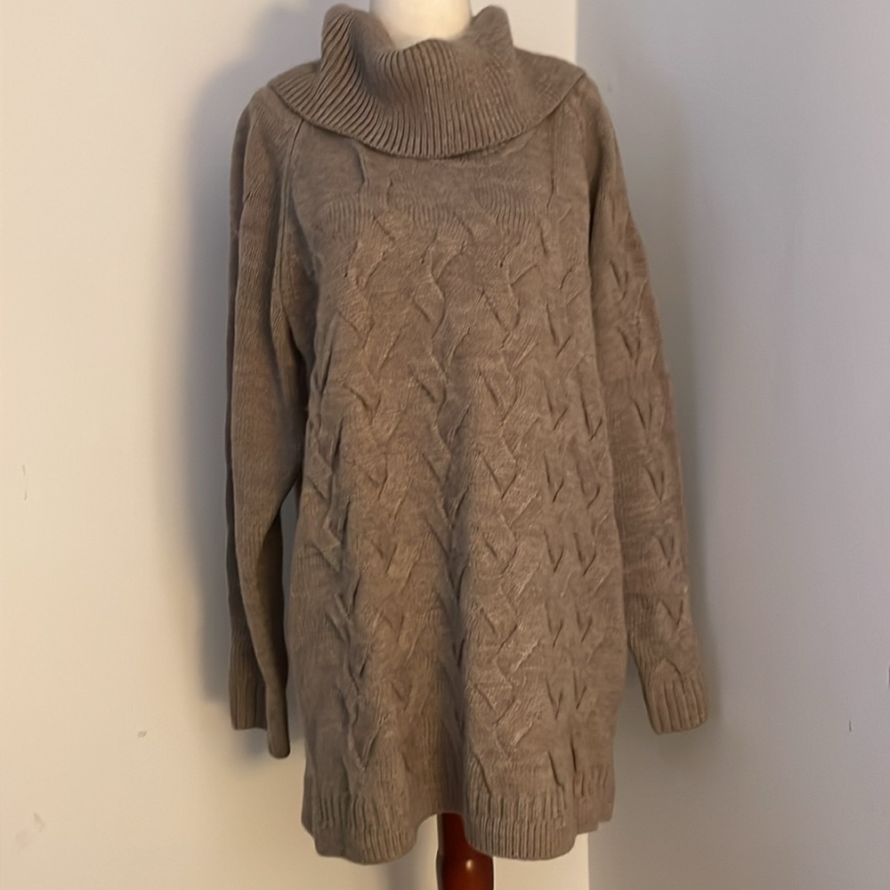Calvin Klein cable knit tunic sweater w/ large turtle neck - Size XL - Like New